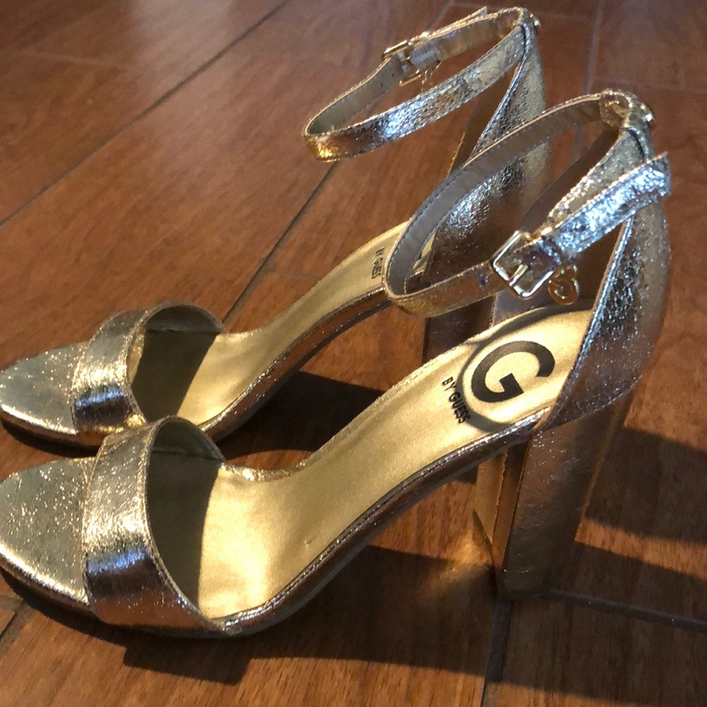 Guess Gold Block Heels - Picture 4 of 11